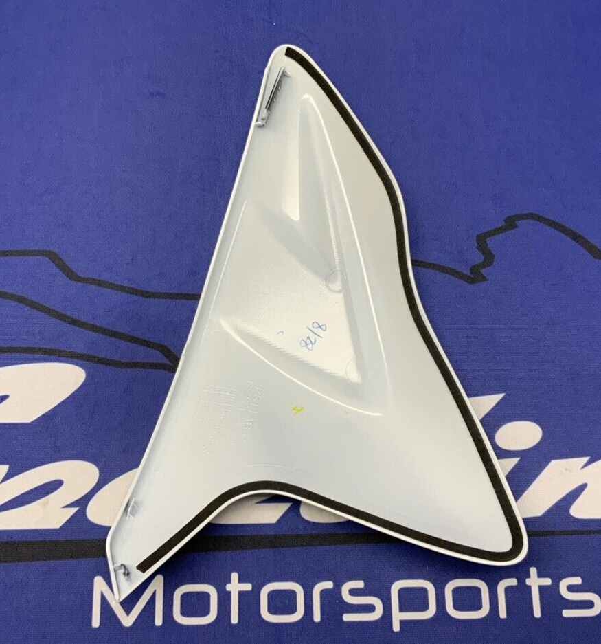 Suzuki Right White Fuel Tank Cover GSXR 600/750 2017-25 OEM 44270-14J80-YUH