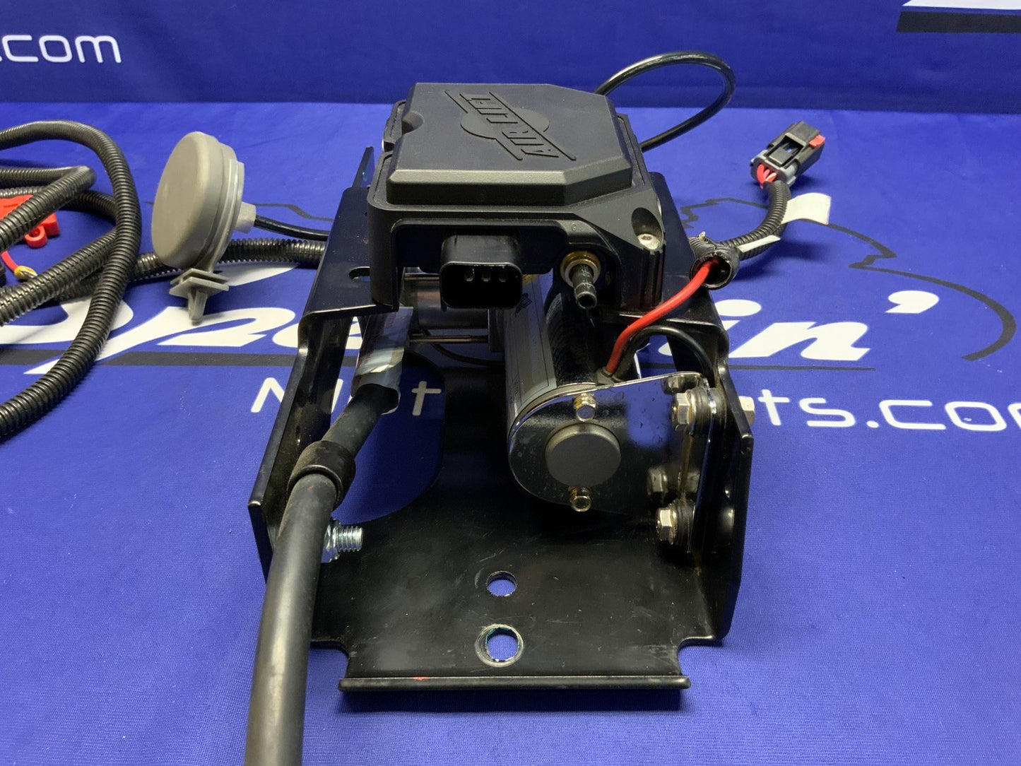 Air Lift Air Compresor W/Wireless One Manifold 2025 Ford F-350 Universal 72718-W