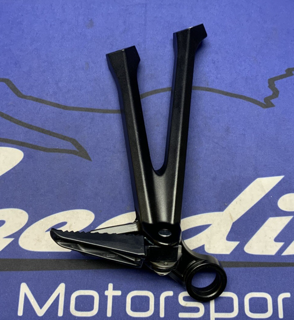 Suzuki Right Passenger Foot Rest GSXR 600/750 2016-2025 OEM 43600-14J30