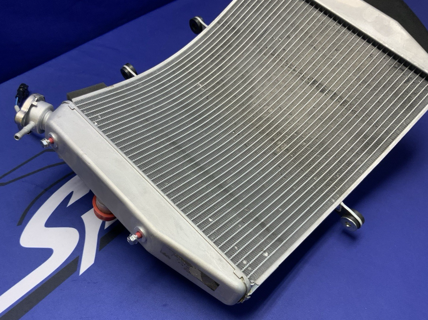 Kawasaki Radiator Assembly W/ Fan ZX-6R 2024-2026 OEM 39060-0754