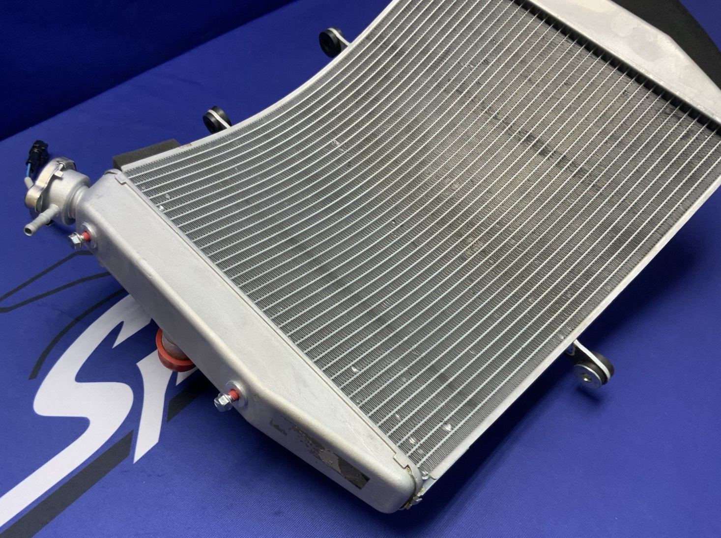 Kawasaki Radiator Assembly W/ Fan ZX-6R 2024-2026 OEM 39060-0754