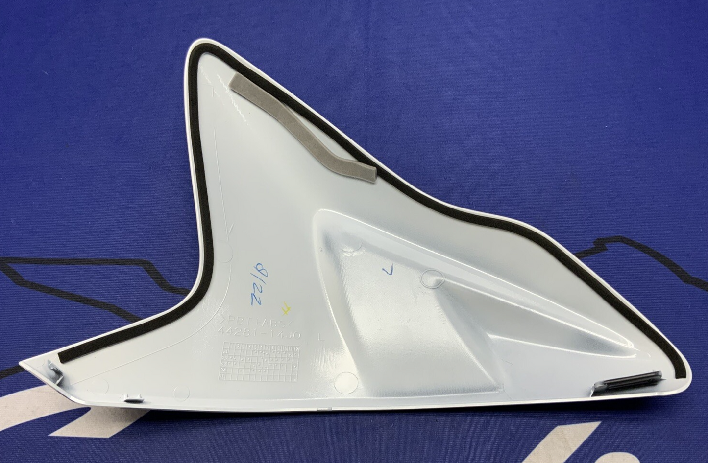 Suzuki Left White Fuel Tank Cover GSXR 600/750 2017-25 OEM 44280-14J80-YUH