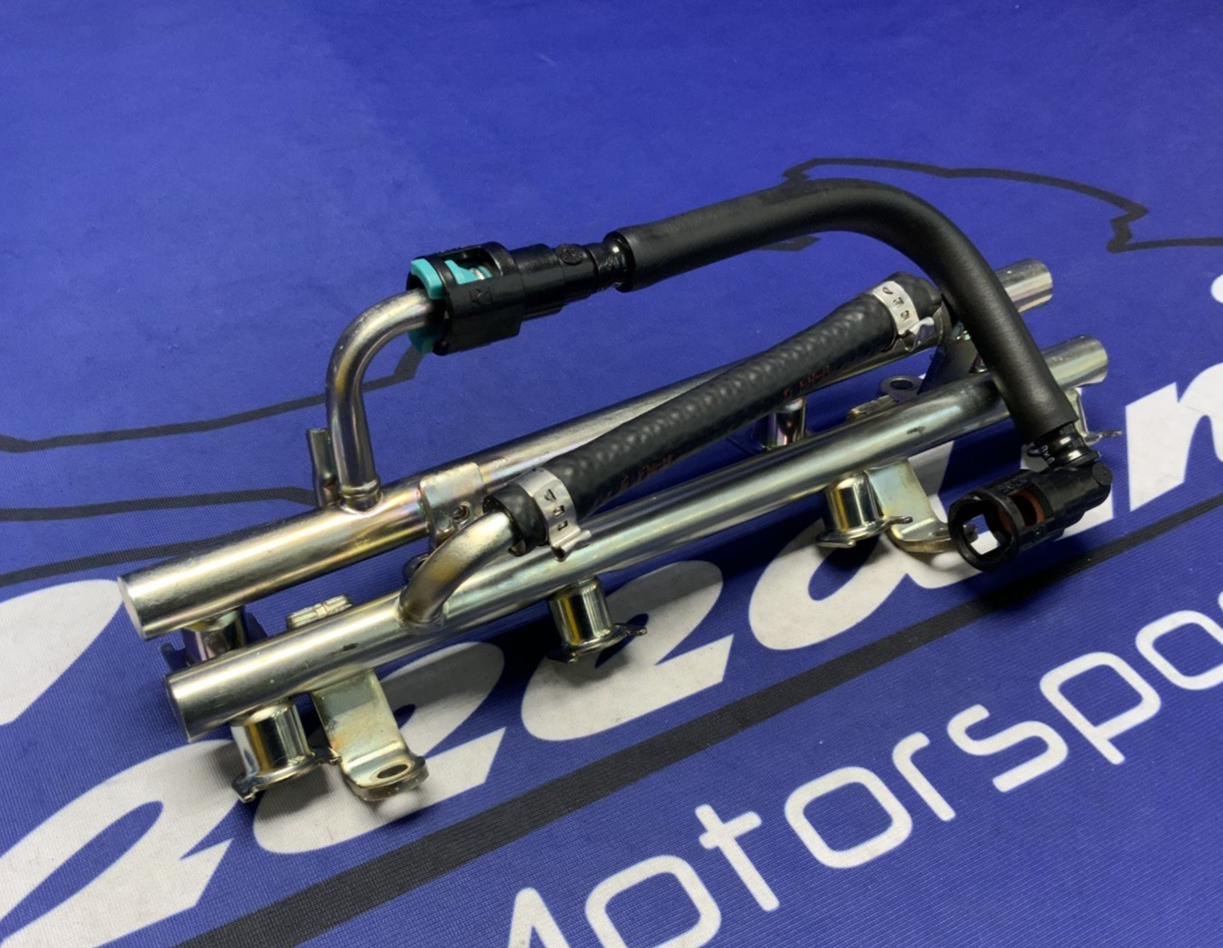 Suzuki Fuel Rail Assembly GSXR600/750 2006-2007 OEM 15730-01H00