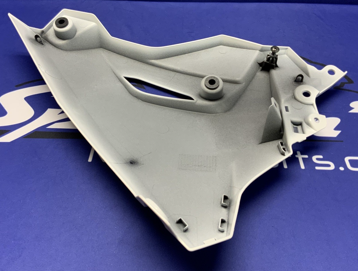 Suzuki Left Lower Fairing (Pearl Tech White) GSX-8R 2026 OEM 94480-25L20-QU2