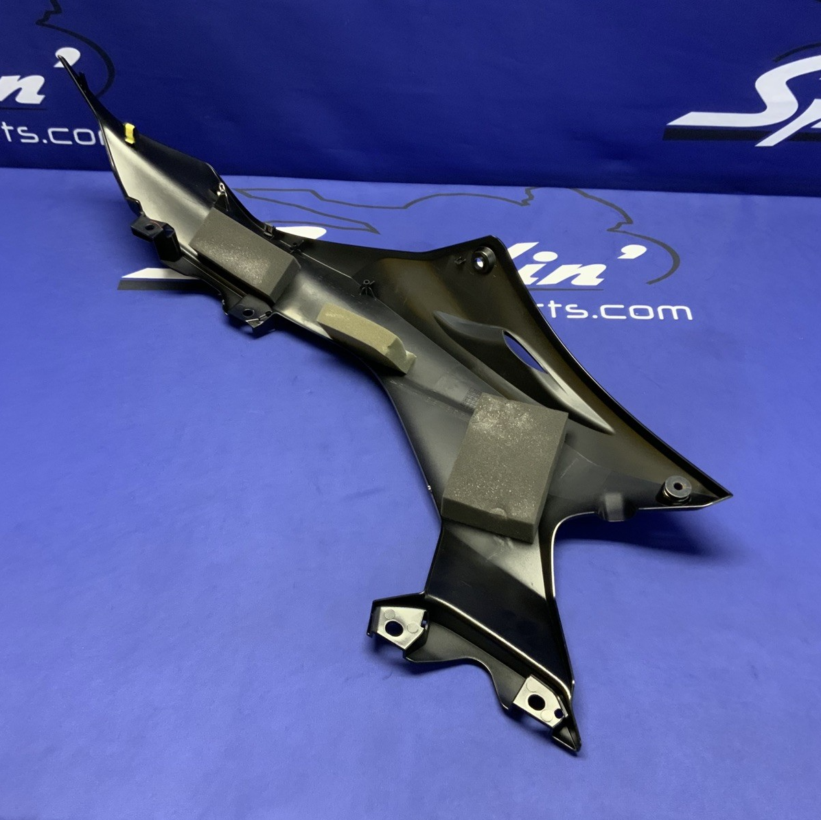 Yamaha Right Upper Fairing (Raven Black) YZF-R6 2023-2026 OEM BN6-2117W-00-P1-2