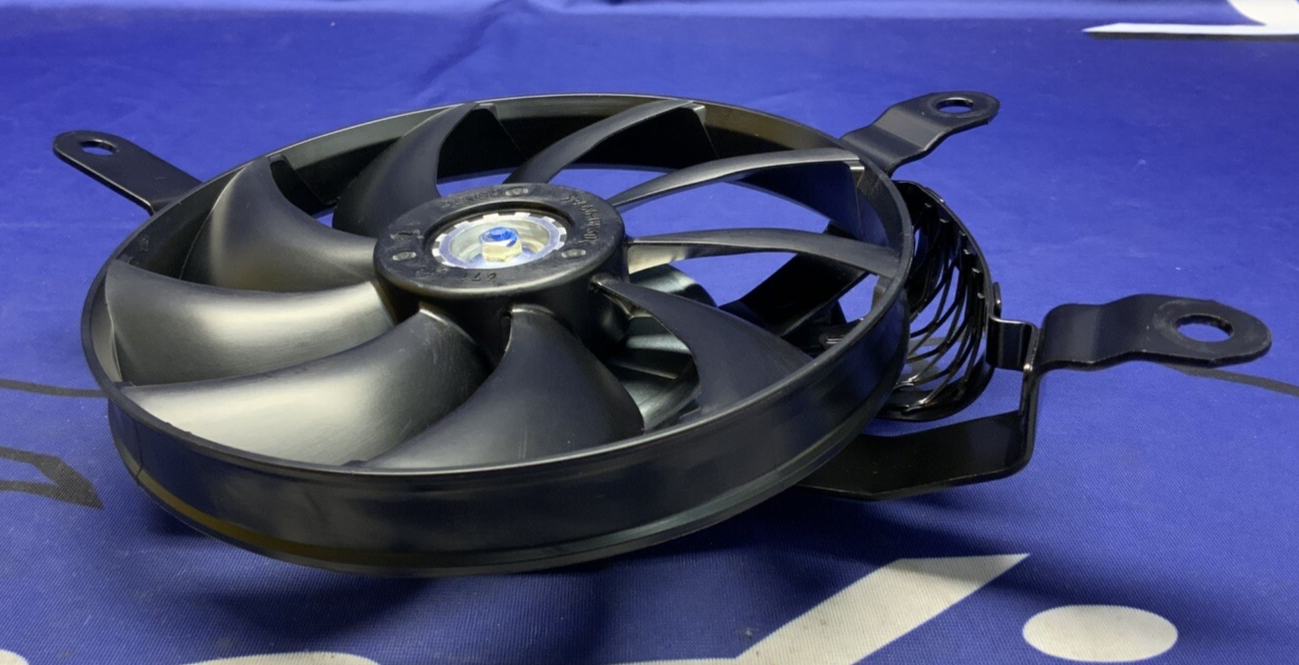 Suzuki Left Radiator Fan Assembly GSXR 1000/R 2017-2025 OEM 17820-17K00