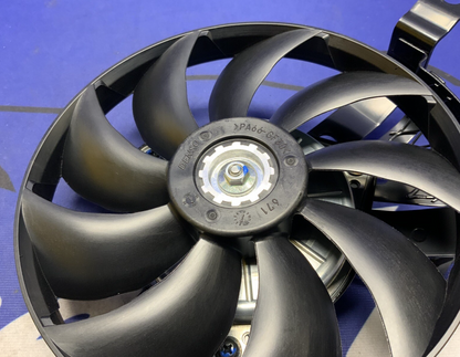 Suzuki Right Radiator Fan Assembly GSXR 1000/R 2017-2025 OEM 17810-17K00