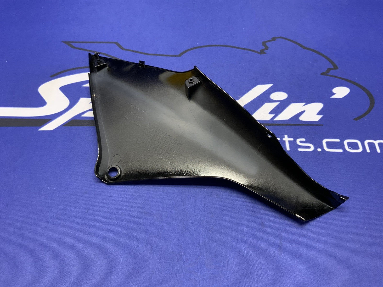 Honda Right Side Cover Black CBR600RR 2014-2016 OEM 83601-MJC-A00ZC