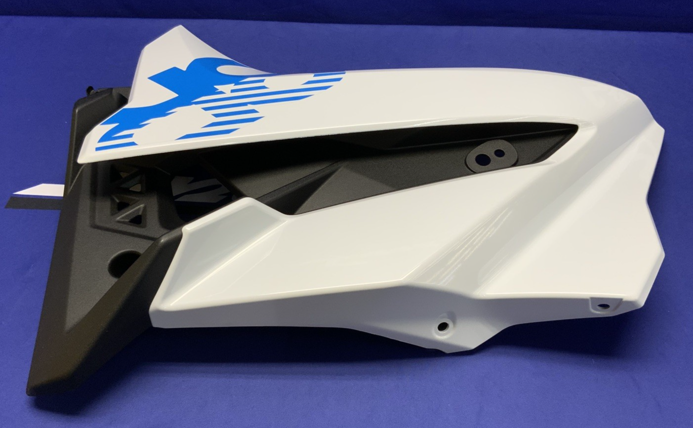 Suzuki Left Upper Fairing (Pearl Tech White) GSX-8R 2026 OEM 94480-25L10-QU2-1