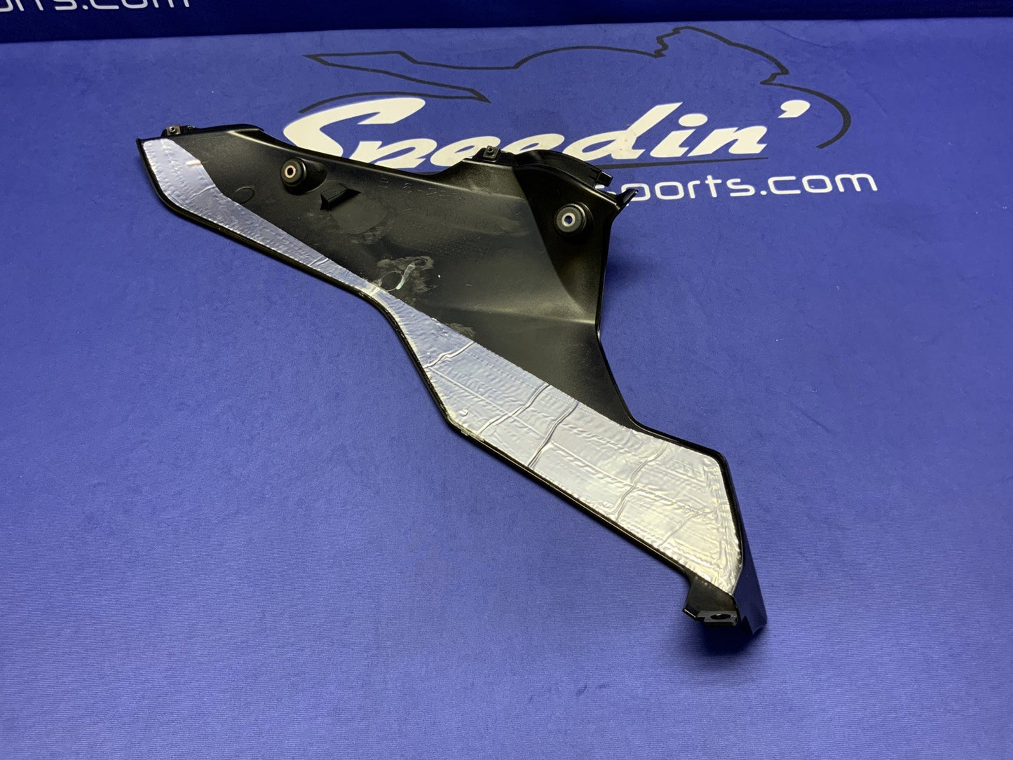 Yamaha Right Lower Fairing (Raven Black) YZF-R6 2017-2026 OEM BN6-28395-00-P1-3