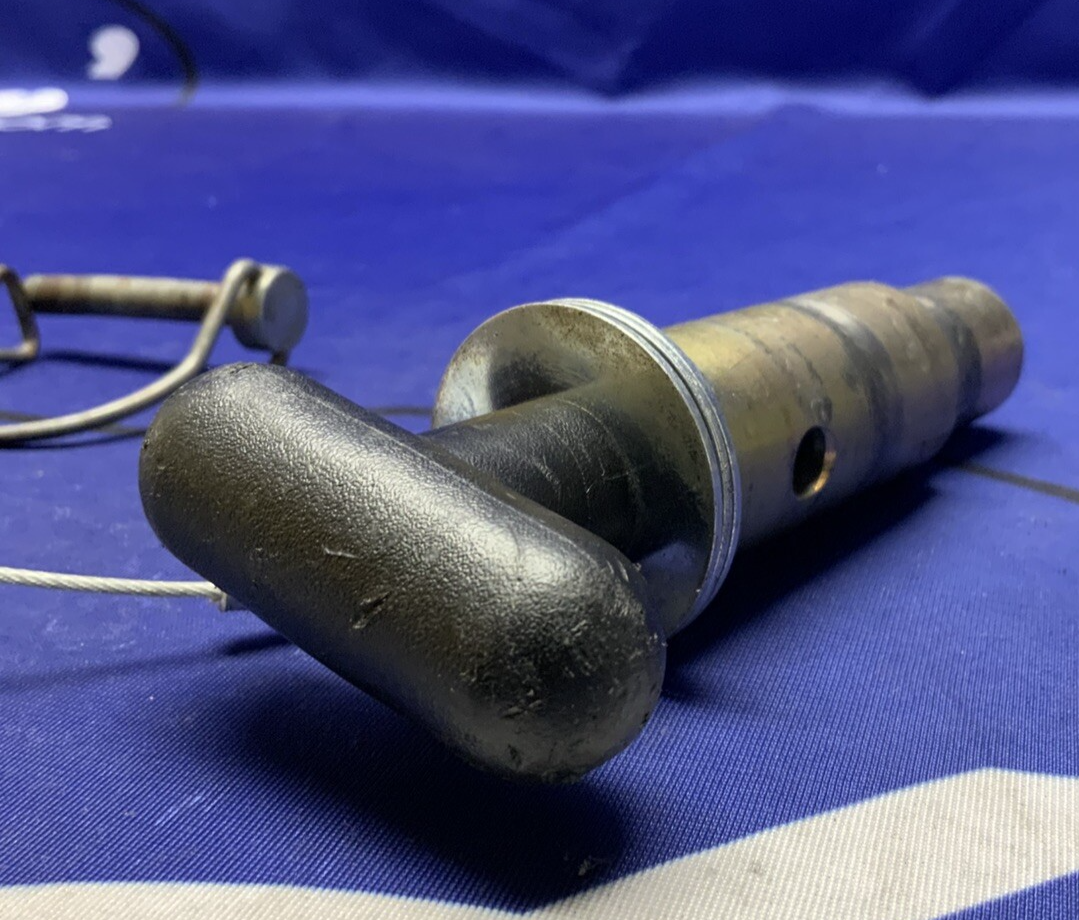 Pitbull Restraint Left Pin HBL FZ1 2006-2014, FZ8 2011-2013 F0075HB-000