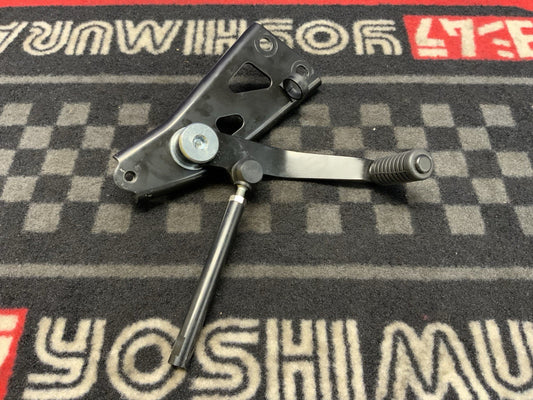 Suzuki Shift Lever Assembly W/Bracket & Shift Rod GSX-8R 24-26 OEM 25600-25L00-2