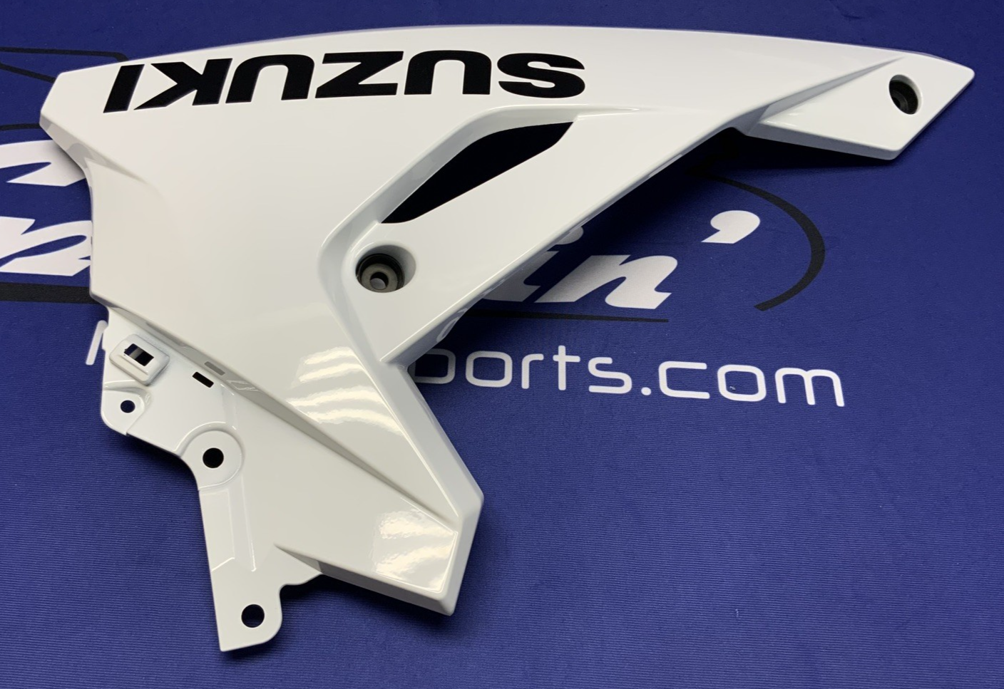 Suzuki Right Lower Fairing (Pearl Tech White) GSX-8R 2026 OEM 94470-25L20-QU2