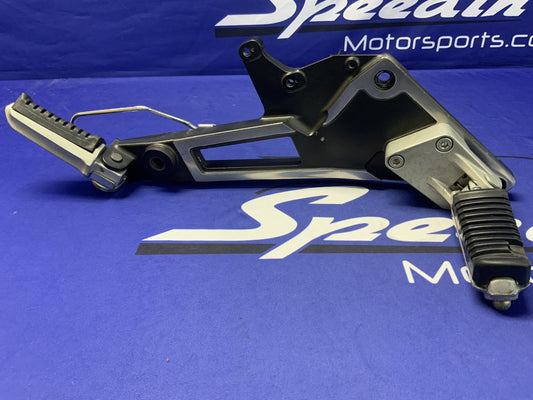 Kawasaki Right Muffler Stay W/ Front/Rear Footrest ZX1000A 86-87 OEM 35011-1250