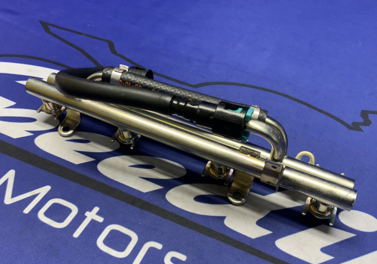 Suzuki Fuel Rail Assembly GSXR600/750 2006-2007 OEM 15730-01H00