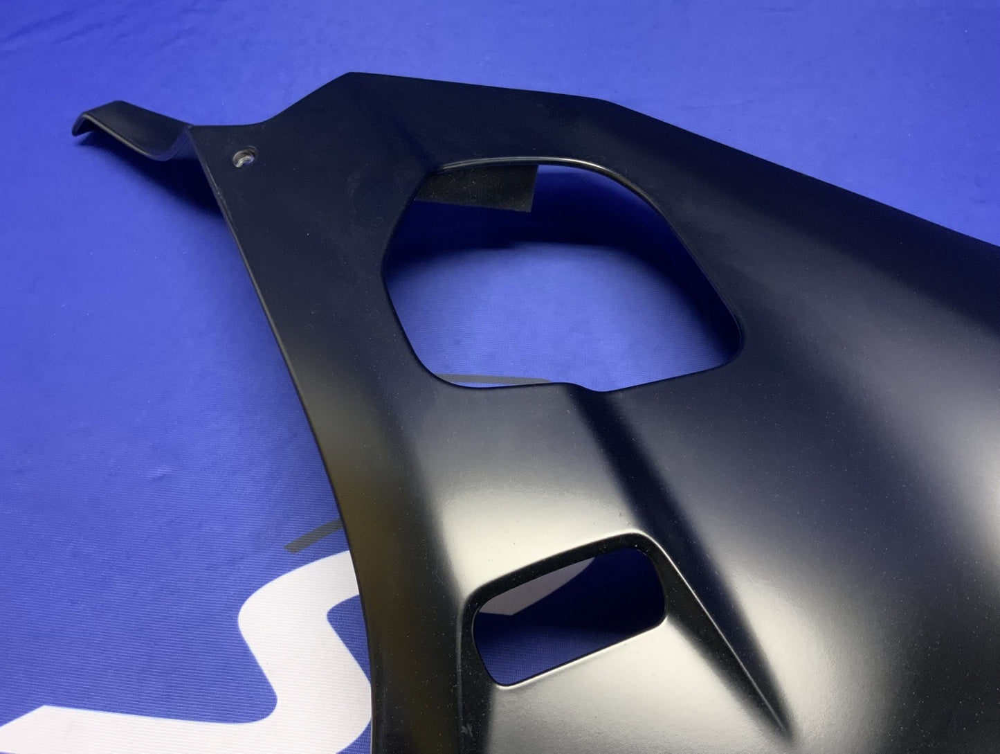 Yamaha Right Fairing (Raven Black) YZF-R6 2017-2026 OEM BN6-2835V-00-P1-1