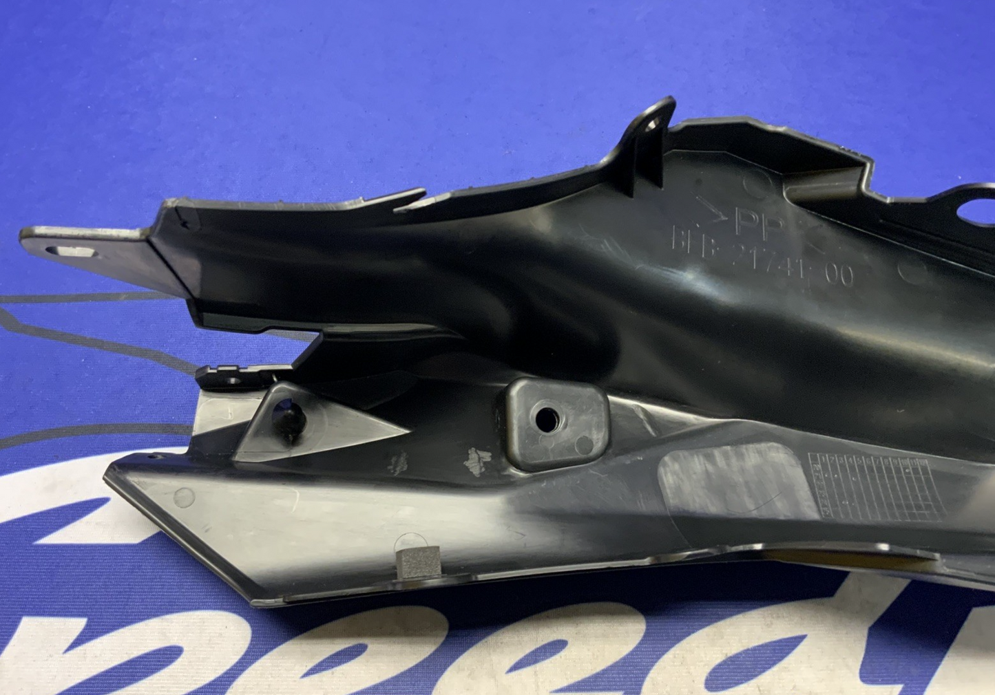 Yamaha Right Tail Inner Fairing YZF-R7 2022-2025 OEM BEB-21741-00-00