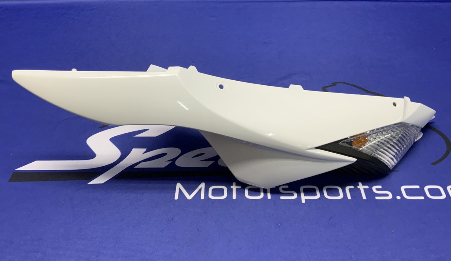 Suzuki Right Frame Cover W/ Turn Signal GSXR 750/600 11-26 OEM 47100-15J10-6KX-1