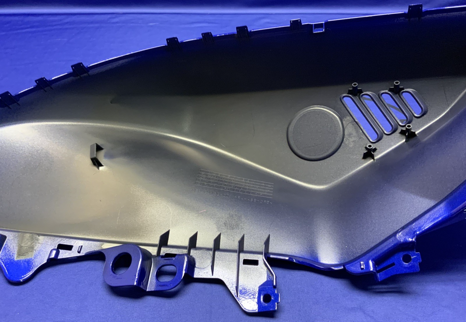 Yamaha Left Tank Fairing (Blue) YZF-R7 2022-2025 OEM BEB-24129-00-P0