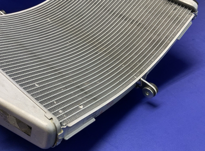 Kawasaki Radiator Assembly W/ Fan ZX-6R 2024-2026 OEM 39060-0754