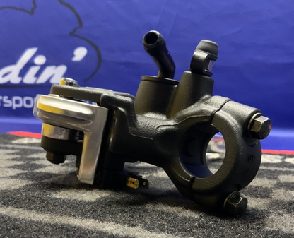Yamaha Front Brake Master Cylinder Assembly YZF-R6 2017-2024 OEM 2CR-2580A-00-00