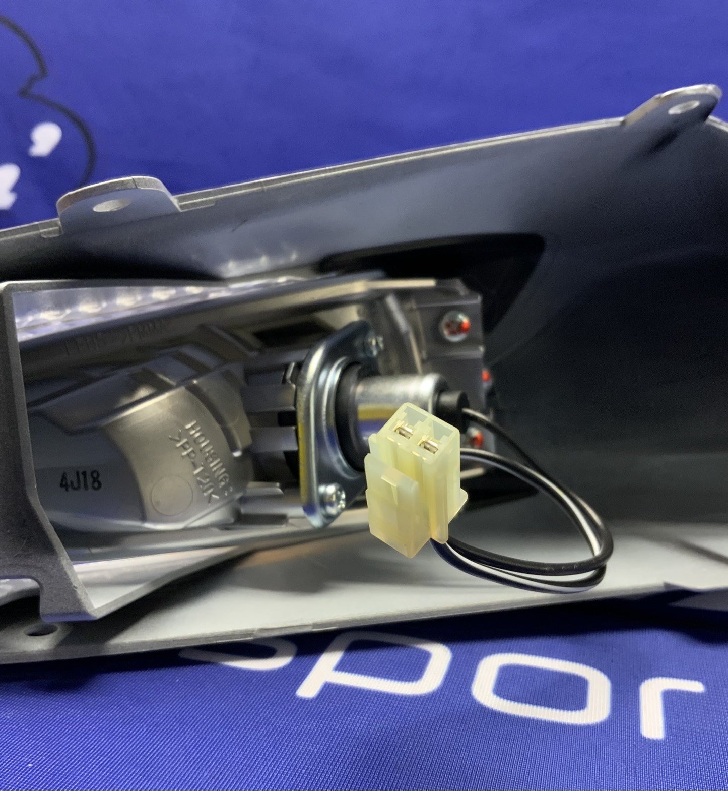 Suzuki Left Frame Cover W/ Turn Signal GSXR 750/600 11-26 OEM 47200-15J10-6KX-1
