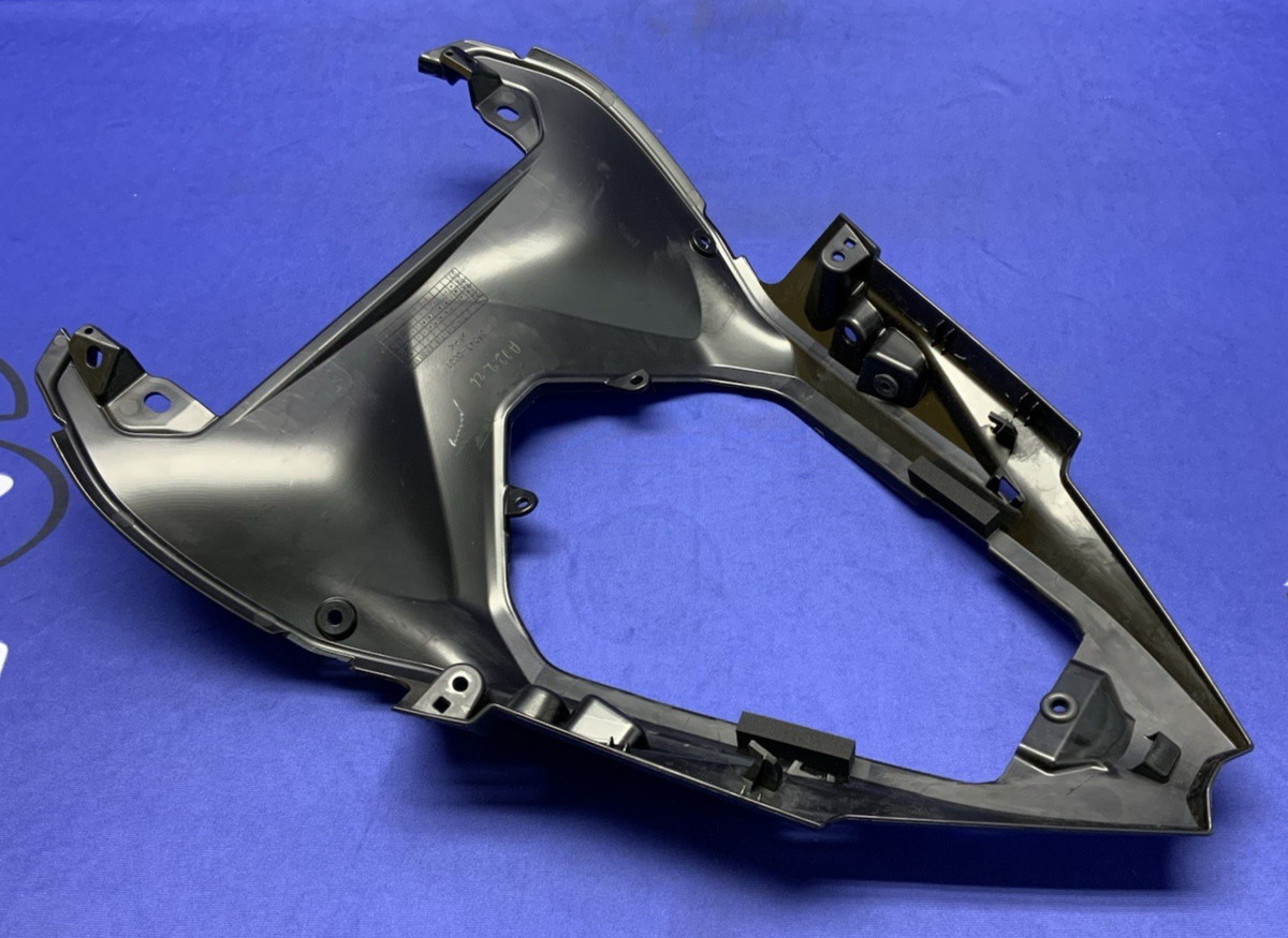 Kawasaki Rear Tail Center Cover Ninja 500 2024-2026 OEM 36043-0001