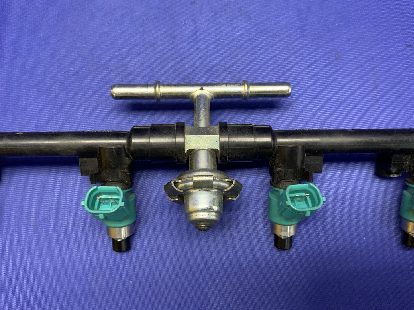Yamaha Fuel Rail With Injectors YZF-R1 2009-2014 OEM 14B-13795-00-00