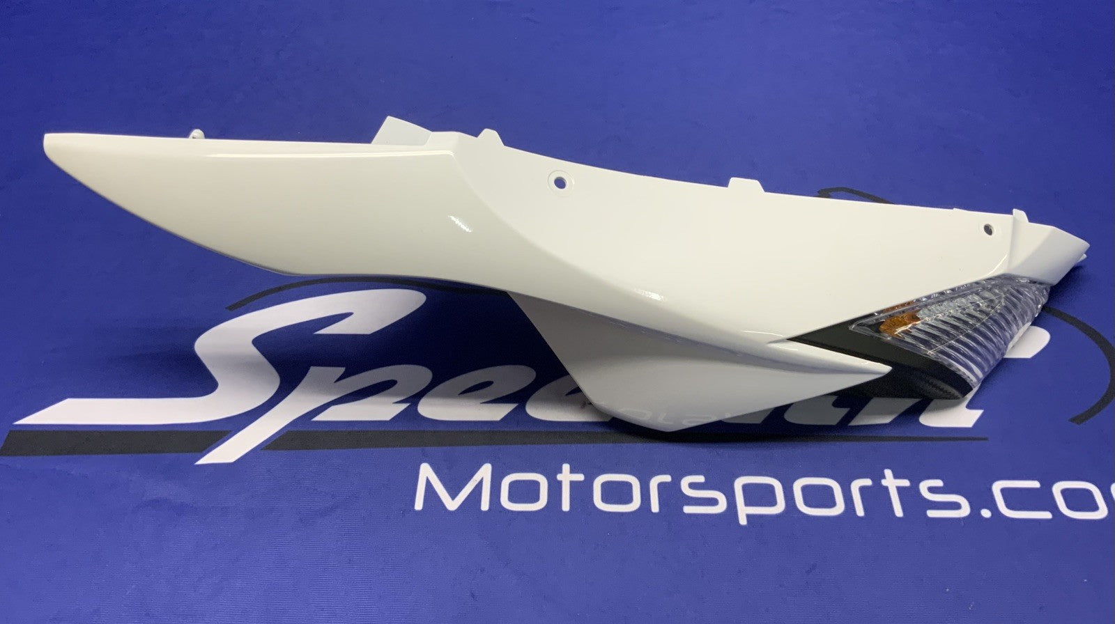 Suzuki Right Frame Cover W/ Turn Signal GSXR 750/600 2011-25 OEM 47100-15J10-6KX