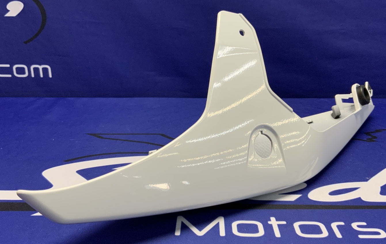 Suzuki Right Tail Fairing (Pearl Tech White) GSX-8R 2026 OEM 47110-25L11-QU2