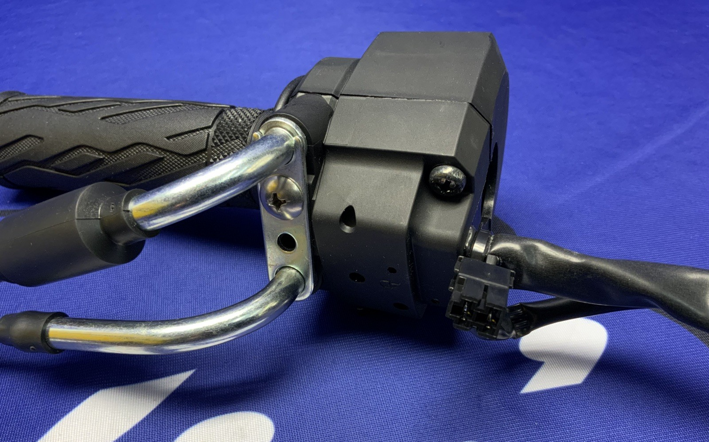 Suzuki Right Handlebar Switch Assembly  GSXR-600/750,2011-2025 OEM 37200-47H30-1