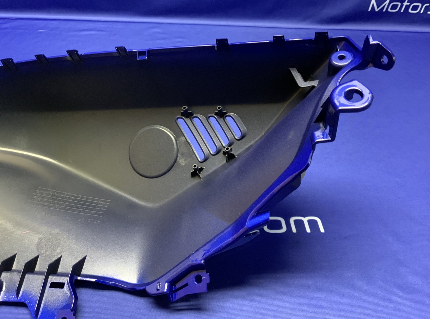 Yamaha Left Tank Fairing (Blue) YZF-R7 2022-2025 OEM BEB-24129-00-P0