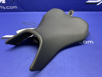 Suzuki Rider Seat (BLACK) GSX-8R/S 2023-2026 OEM 45100-25L22-QZF-1