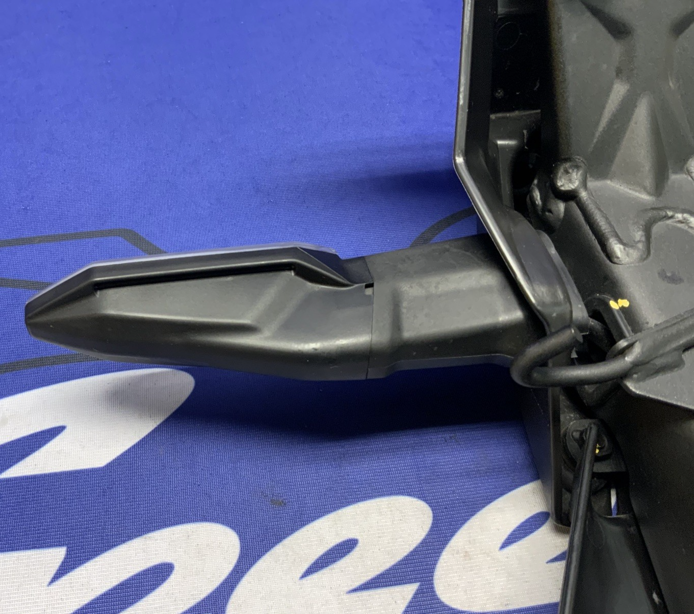 Kawasaki Rear Fender Assy W/ Turn Signals ZX-4R/RR 2023-2025 OEM 11057-7472