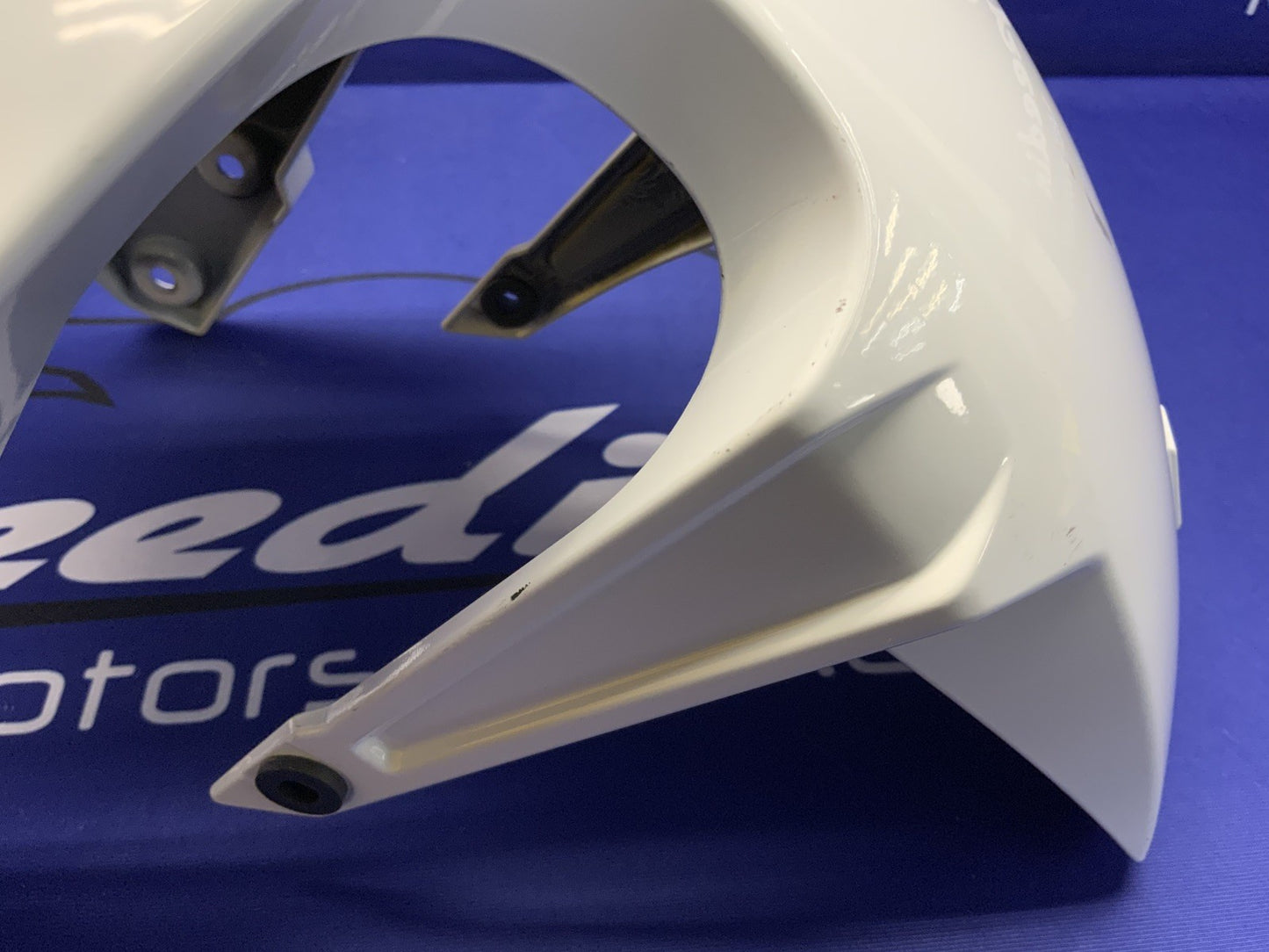 Suzuki Front Fender (Pearl Tech White) GSX-8R 2026 OEM 53111-25L00-QU2-1