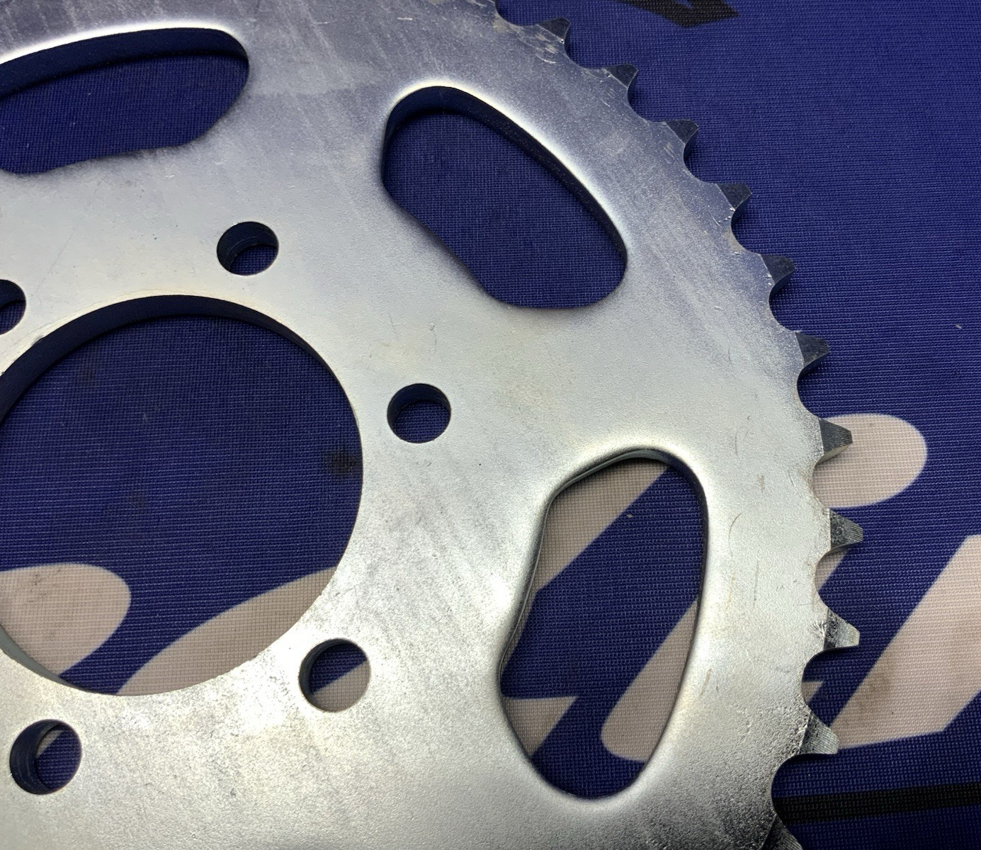 Sunstar Rear Wheel Drive Sprocket Suzuki GS 400/450/550 1977-1982  S-44210R