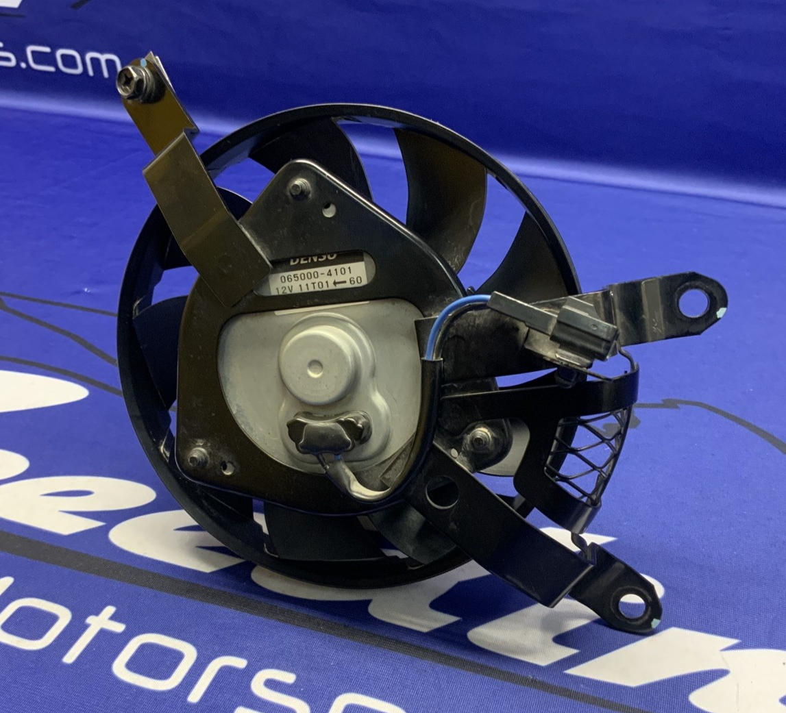 Suzuki Right Radiator Fan Assembly GSXR 1000/R 2017-2025 OEM 17810-17K00