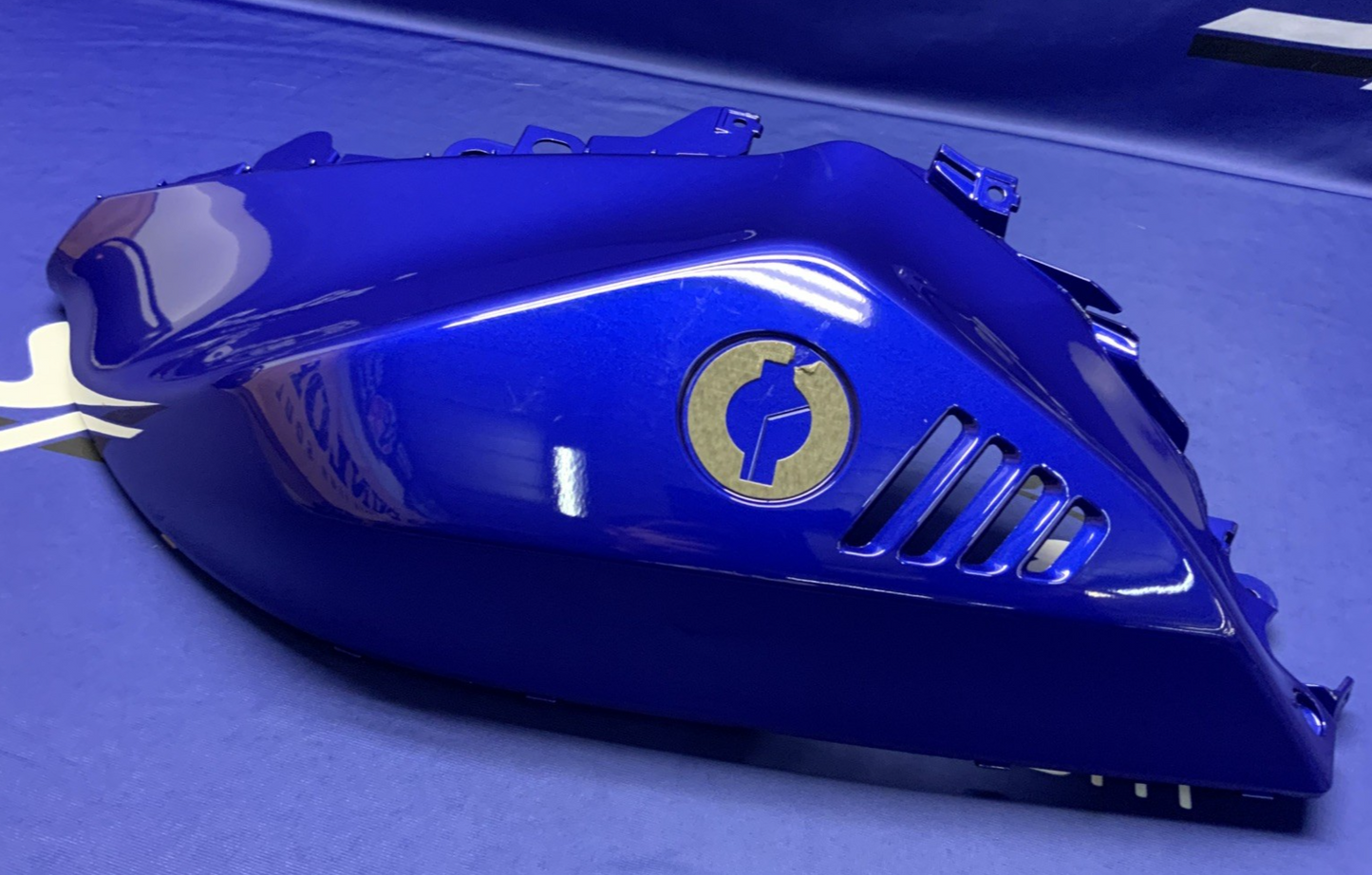 Yamaha Left Tank Fairing (Blue) YZF-R7 2022-2025 OEM BEB-24129-00-P0