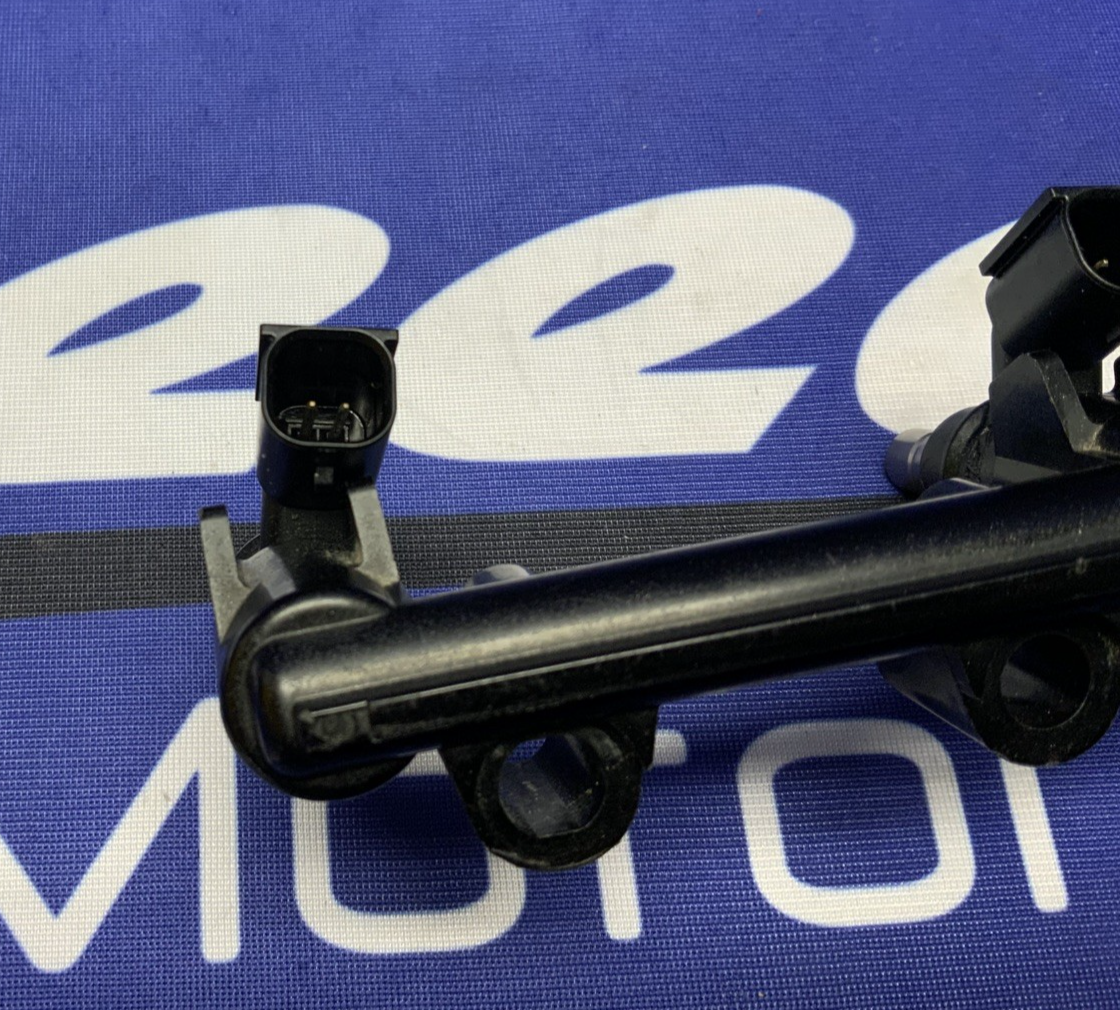Kawasaki Top Feed Injector Assembly W/ Injectors ZX-6R 2009-2012 OEM 59071-0062