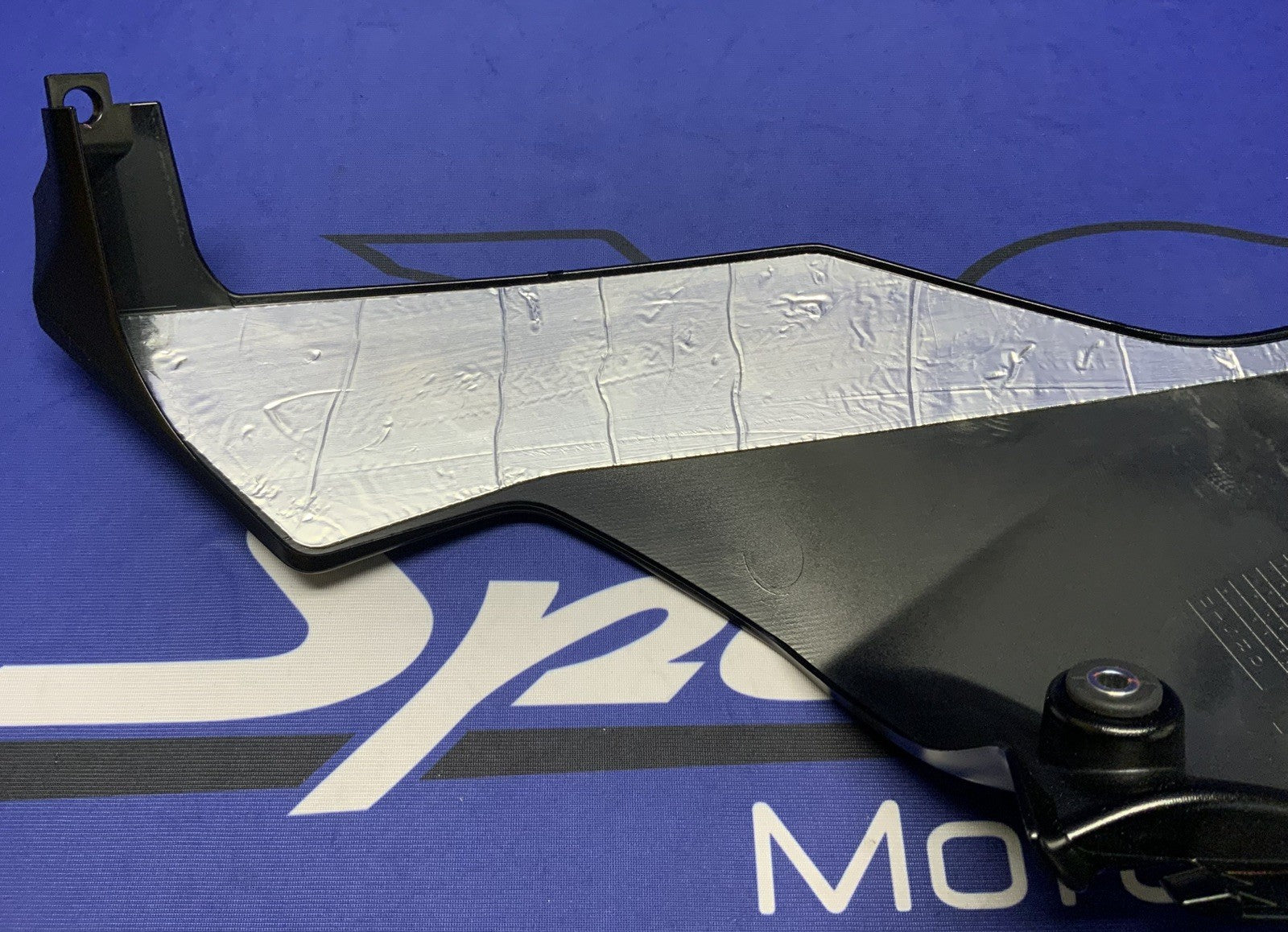 Yamaha Right Lower Fairing (Raven Black) YZF-R6 2017-2026 OEM BN6-28395-00-P1