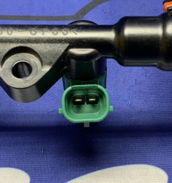 Kawasaki Secondary Fuel Rail System W/ Injectors ZX10R/RR 2017-24 OEM 49033-0564