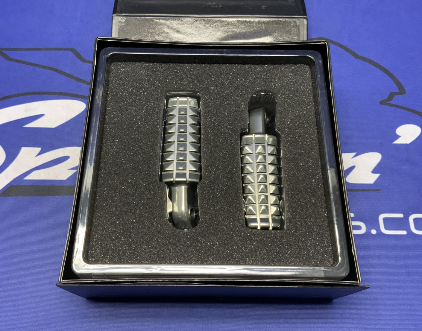 Triumph Passenger Foot Rest Pegs Bonneville T120 2016-2020 OEM A9770148