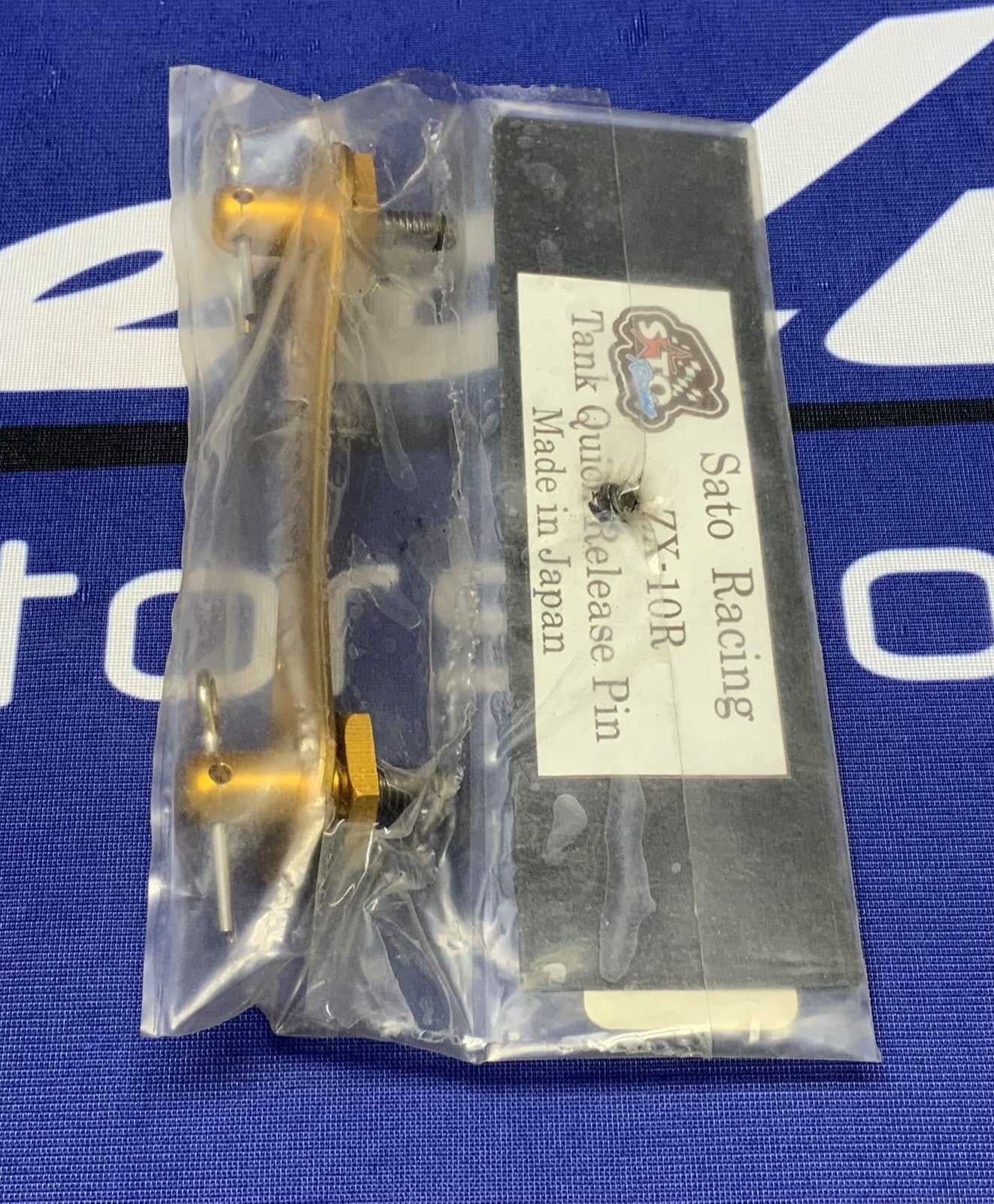 SatoRacing Quick Realese Tank Pin ZX-10 2004-2005 K-ZX10-GD