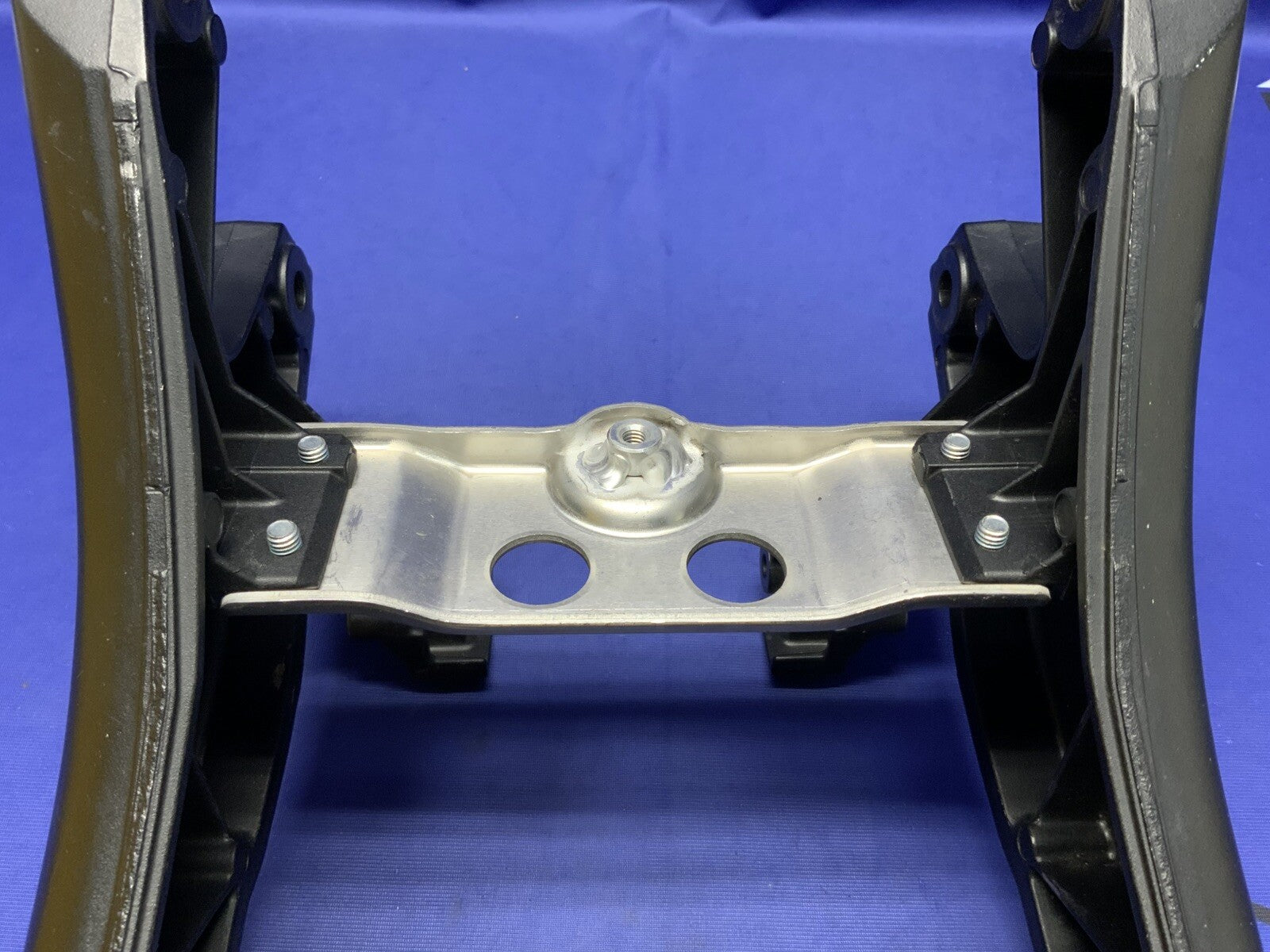 Suzuki Rear Subframe Assy GSXR 600 2006-2007 OEM 41211-01H00-YAP