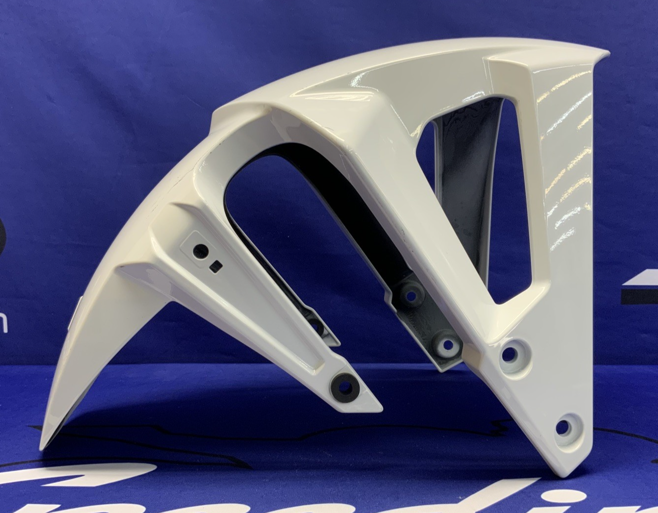 Suzuki Front Fender (Pearl Tech White) GSX-8R 2026 OEM 53111-25L00-QU2-1