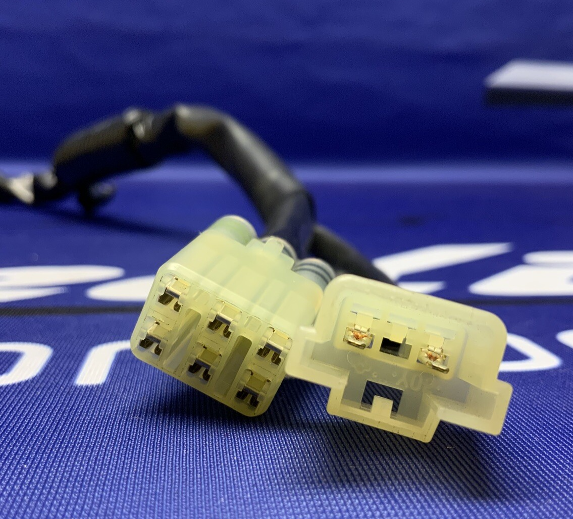 Yamaha Right Switch Assembly YZF-R6 2017-2024 OEM BN6-83963-10-00