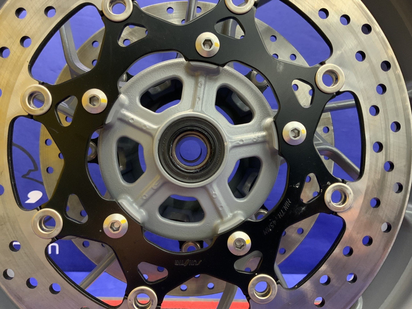 Suzuki Front Wheel W/ Rotors (Matte Gray) GSX-8R 2024-2026 OEM 54111-25L00-QZP-1