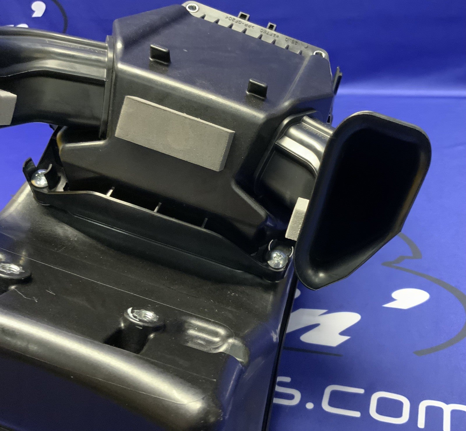 Suzuki Air Box Assembly GSX-8R/S 2023-2026 OEM 13700-25L00-1