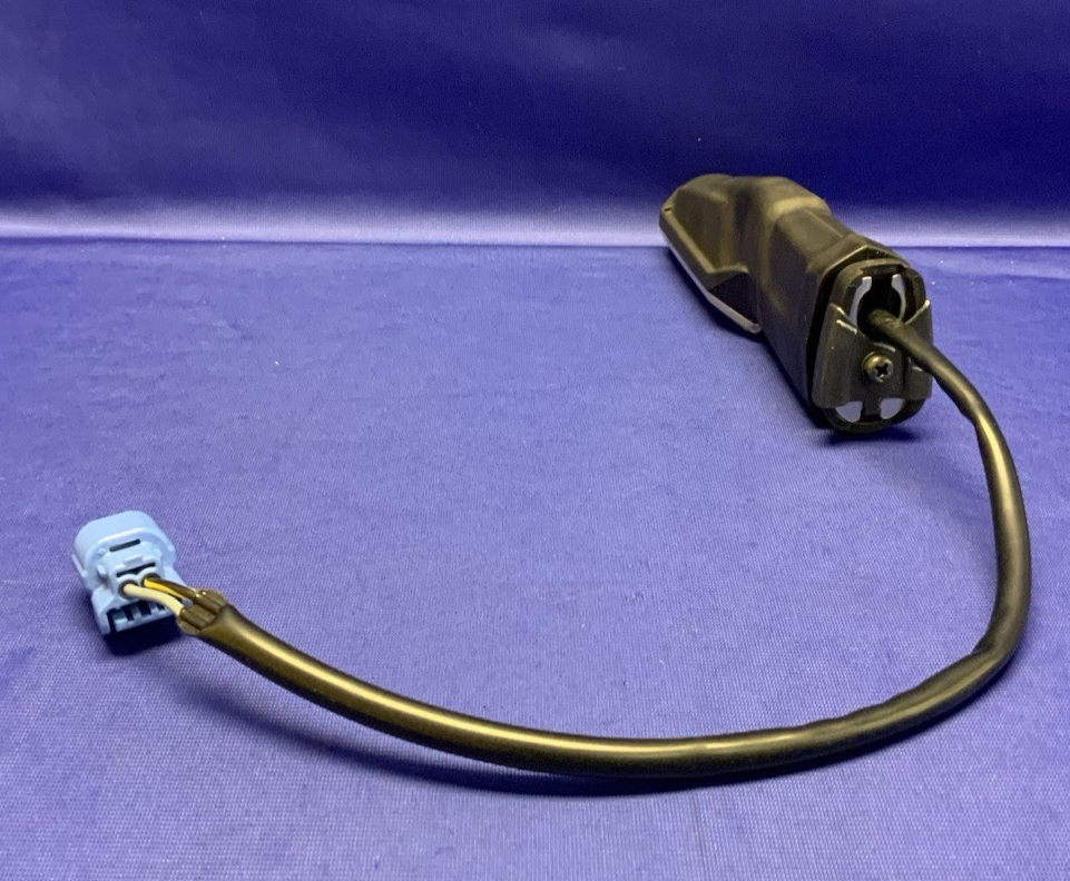 Kawasaki Right Rear Turn Signal ZX4R/RR 2023-2026 OEM 23037-0550-1