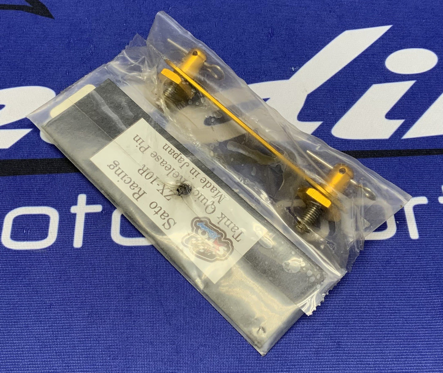 SatoRacing Quick Realese Tank Pin ZX-10 2004-2005 K-ZX10-GD
